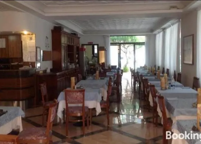 La Perla Hotel 2*